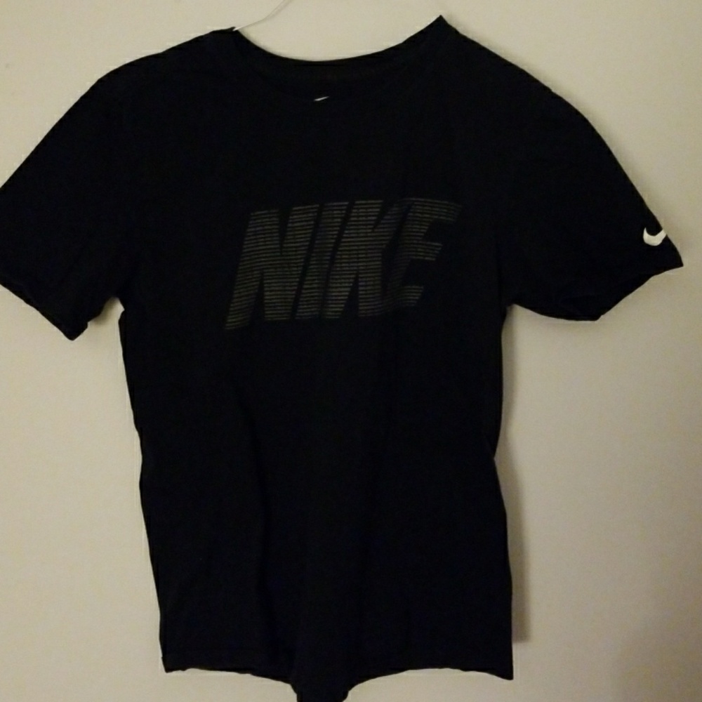 Black Nike Graphic Tee